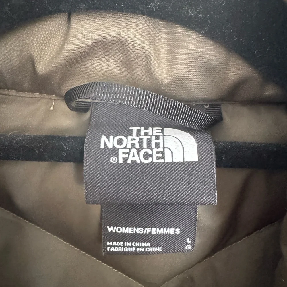 The North Face 550 olive green vest. Like new! - Picture 4 of 4